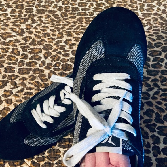 Old Navy Retro Casual Sneakers Size 11 - Picture 4 of 7